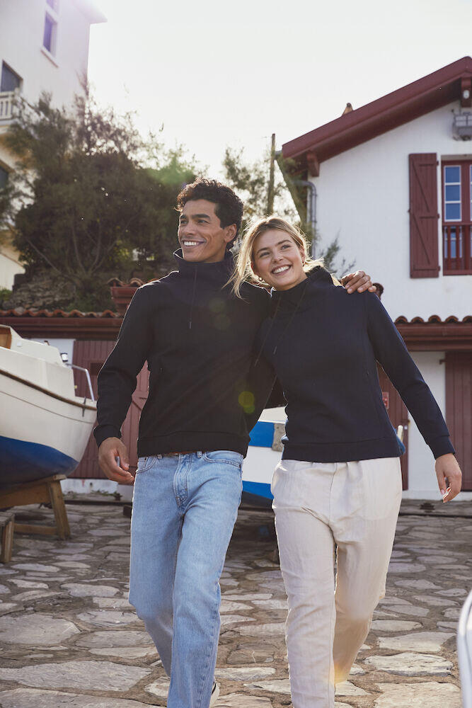 Clique Hobart College - Image 2